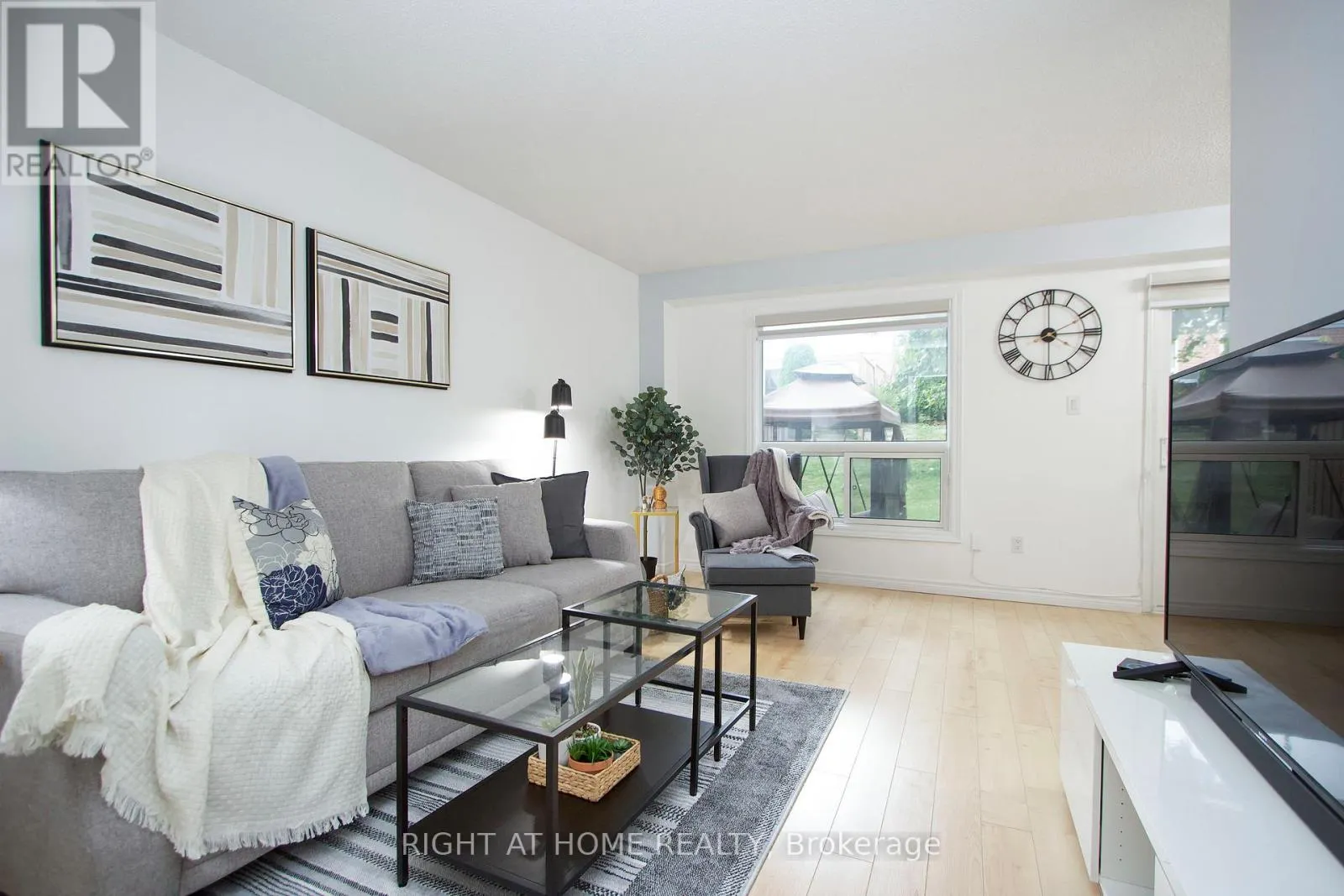 204 - 10 BASSETT BOULEVARD