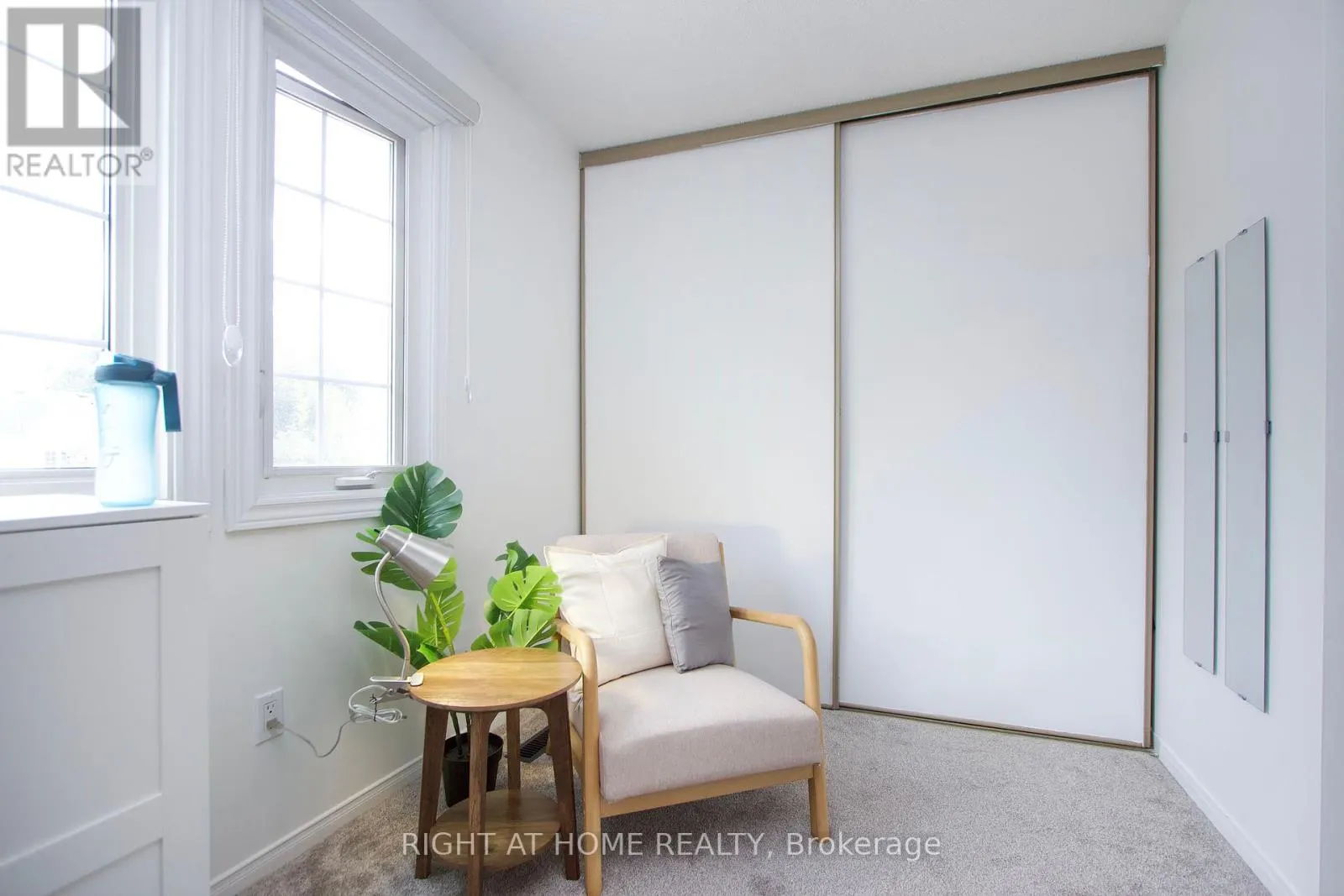 204 - 10 BASSETT BOULEVARD
