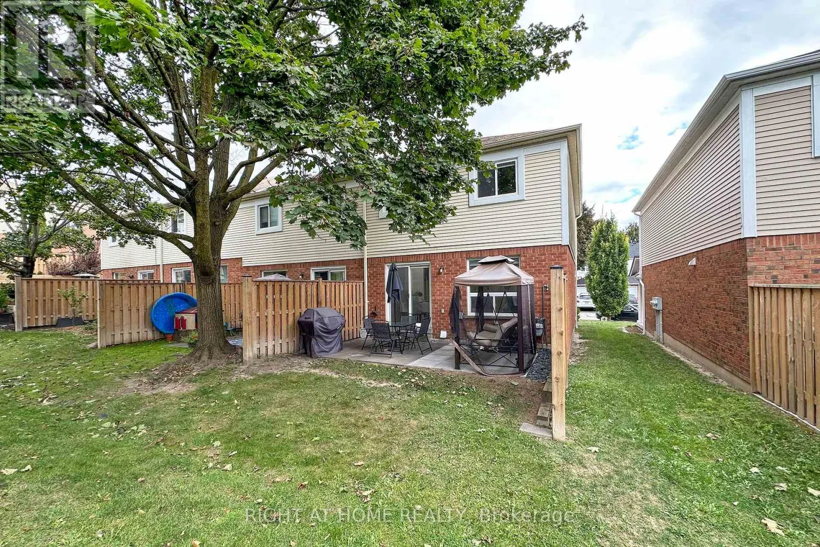 204 - 10 BASSETT BOULEVARD