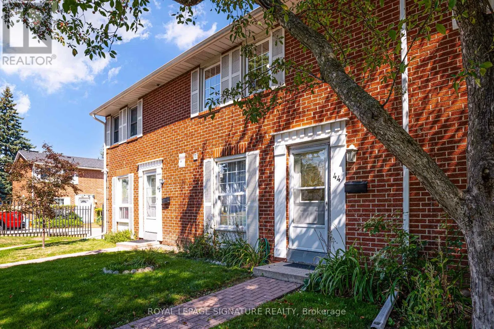 44 - 71 CASS AVENUE