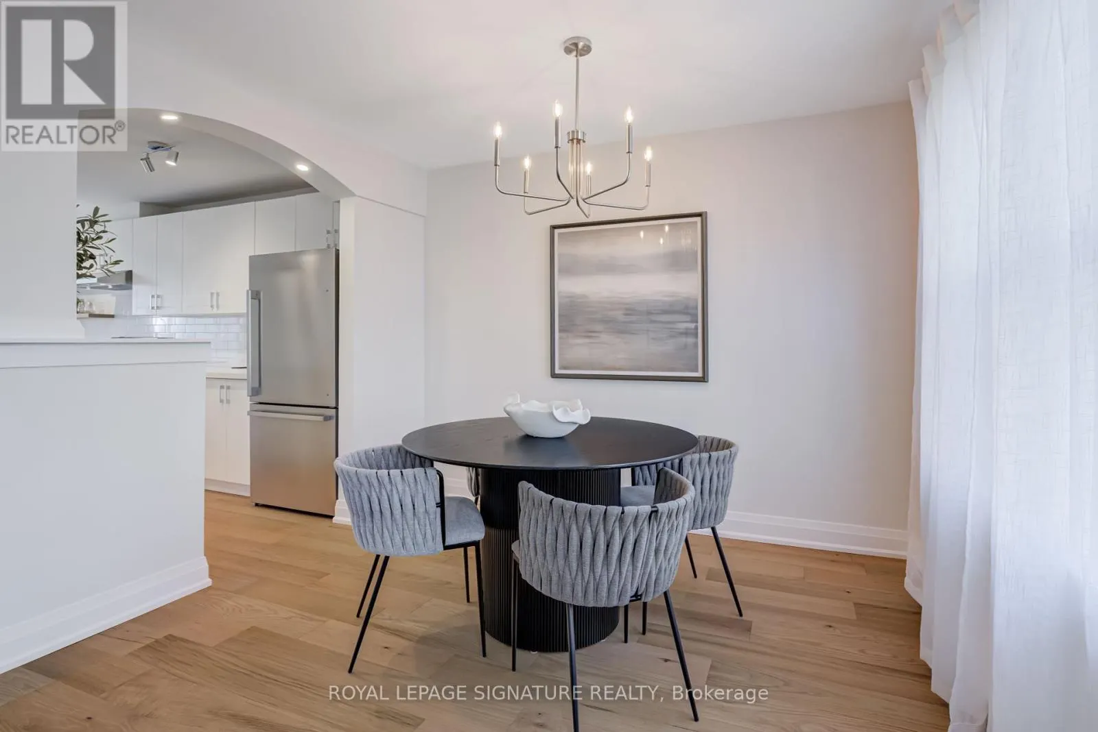 44 - 71 CASS AVENUE