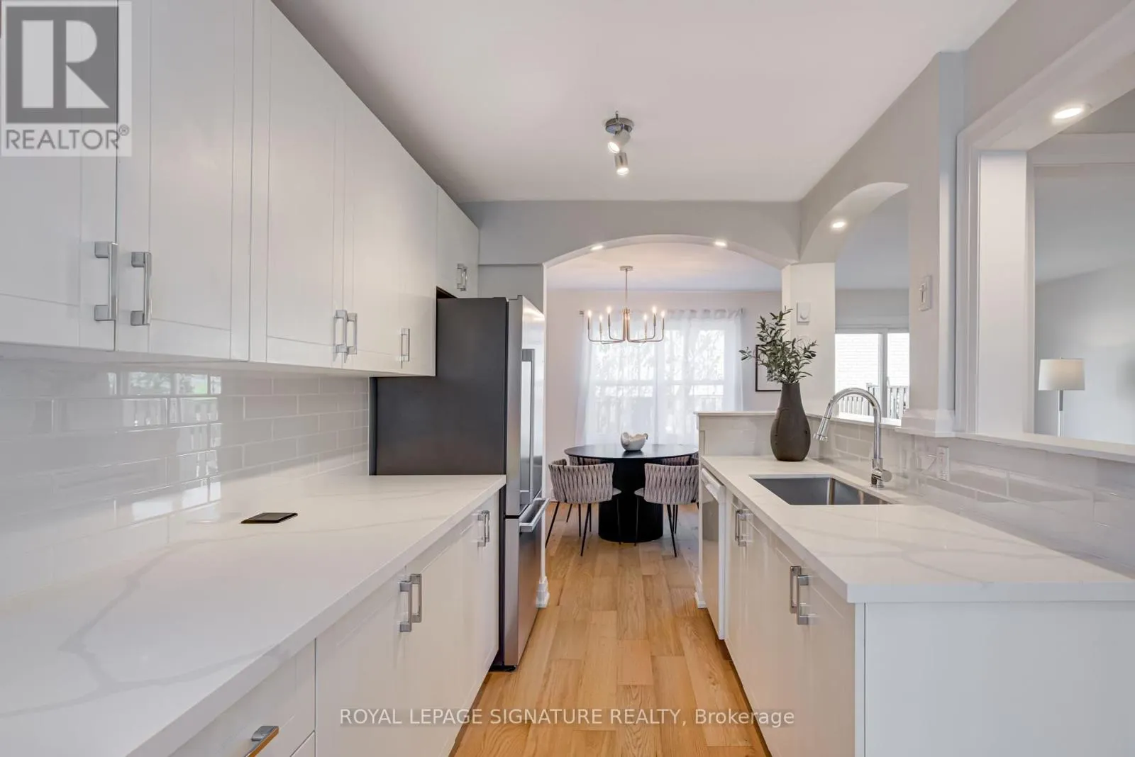 44 - 71 CASS AVENUE