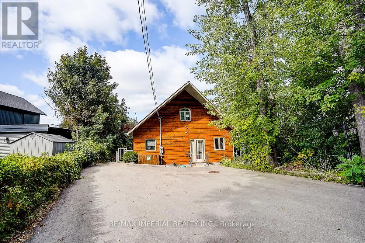 102 PERCY CRESCENT