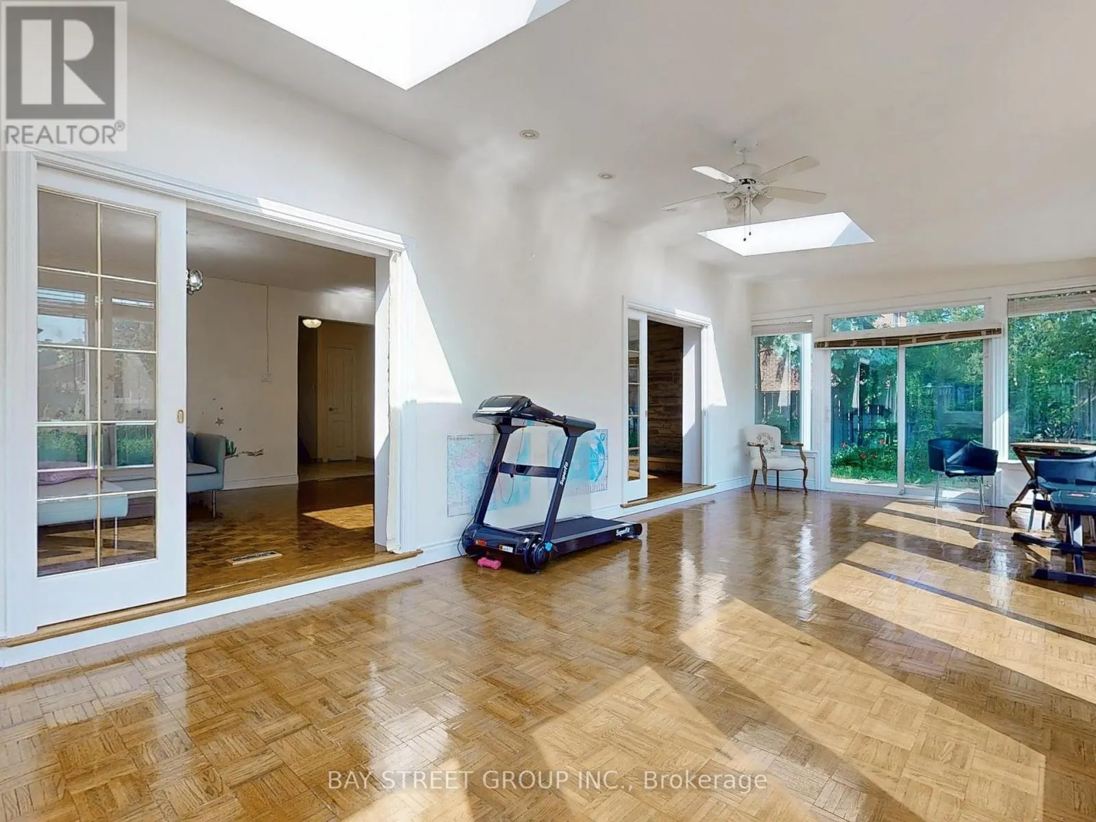 69 FAIRGLEN AVENUE