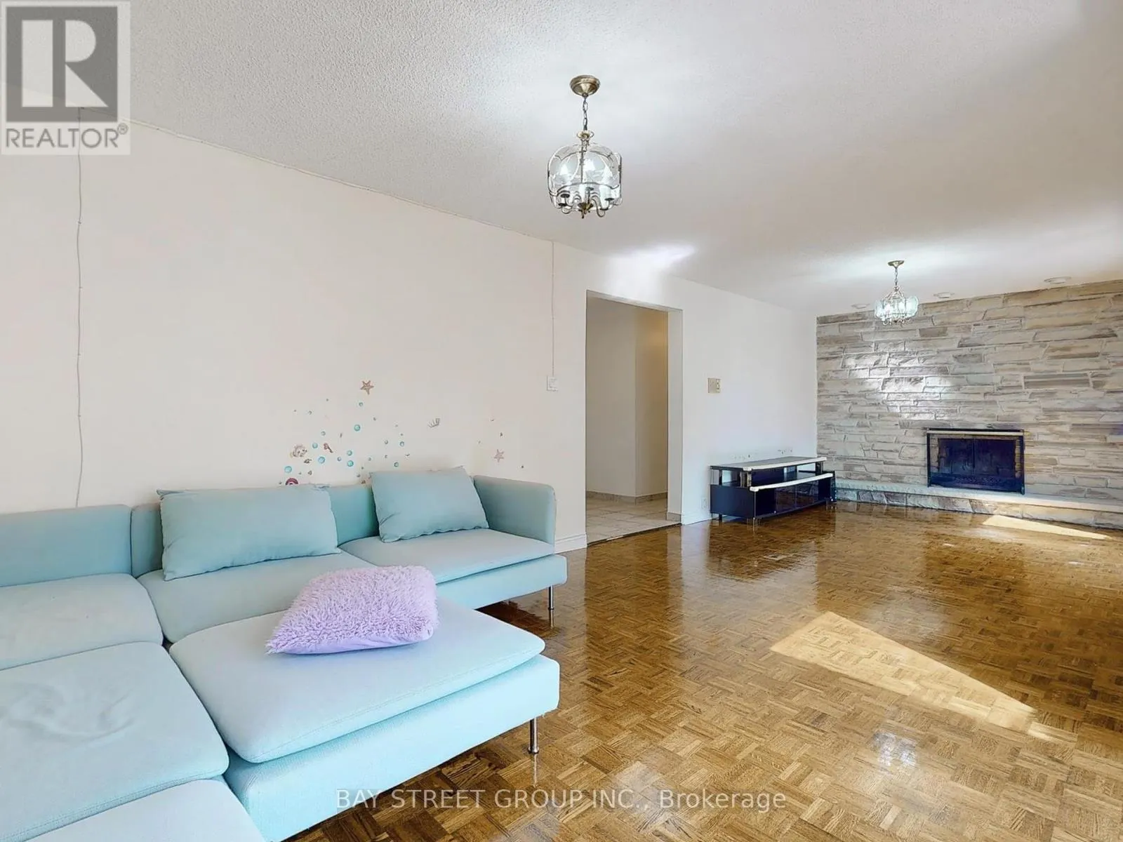 69 FAIRGLEN AVENUE