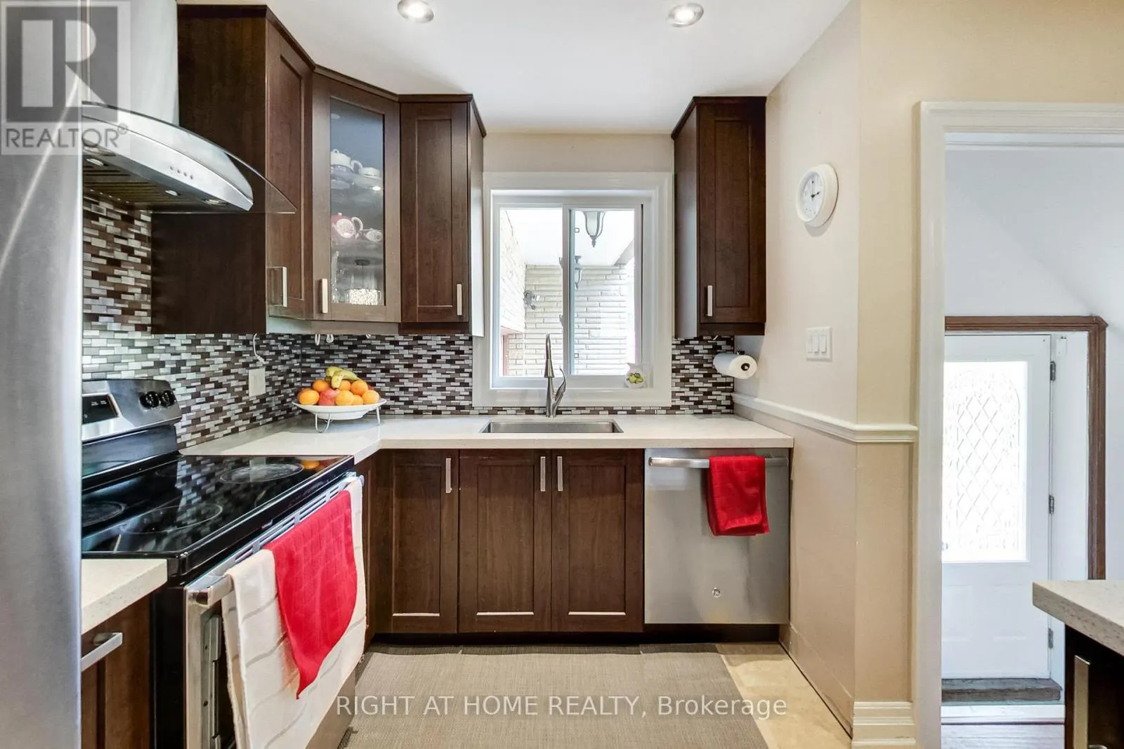 8 SURATY AVENUE