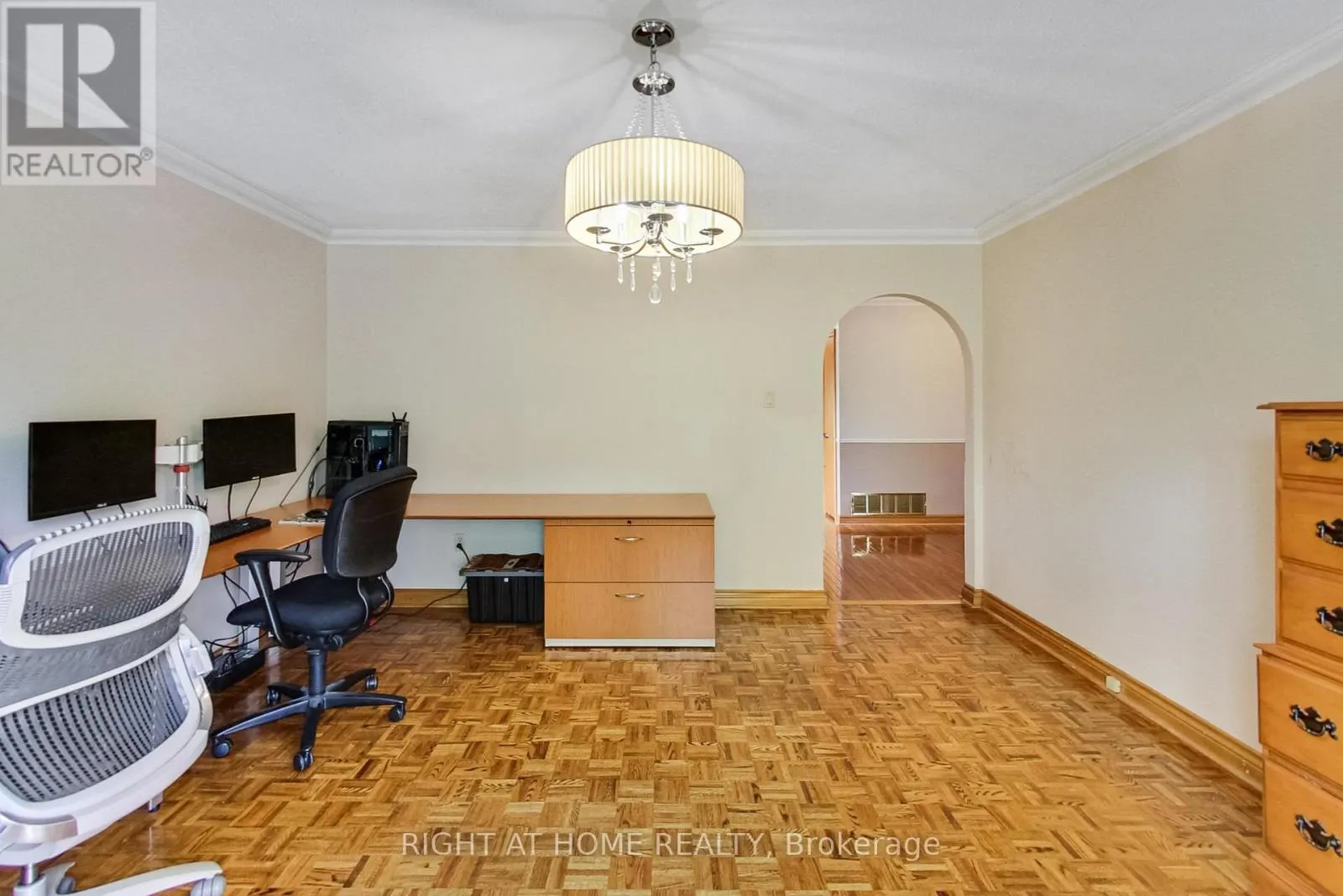 8 SURATY AVENUE