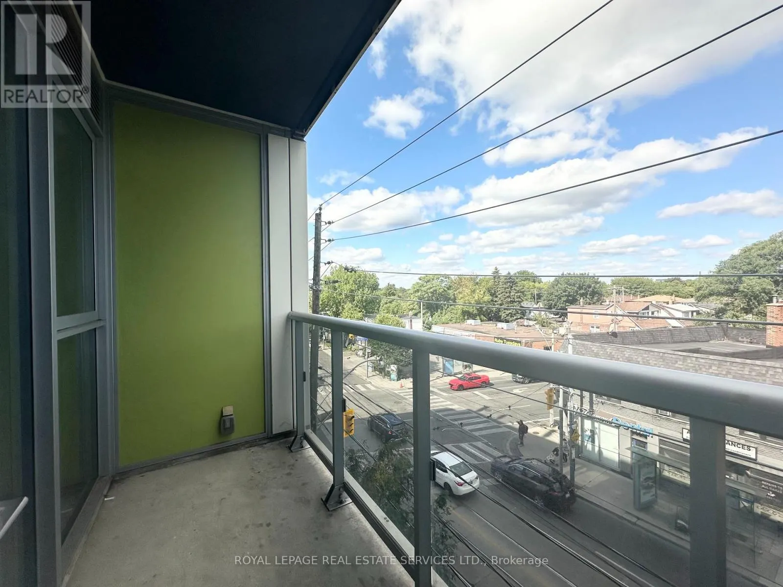 406 - 763 WOODBINE AVENUE