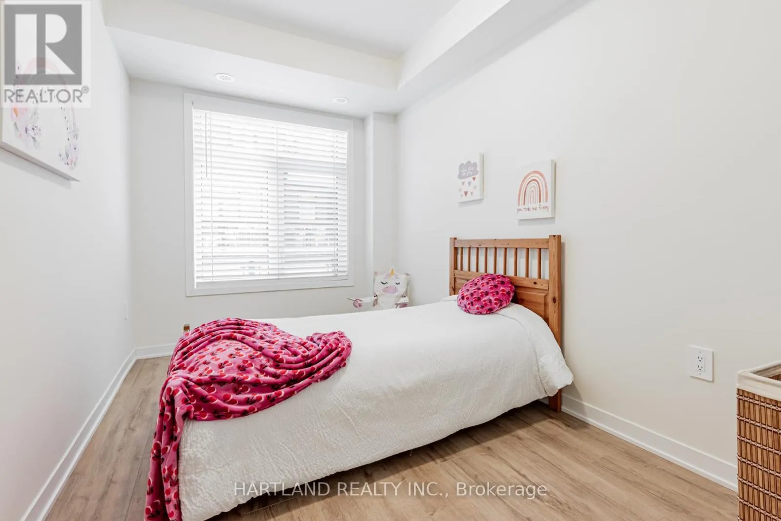 121 - 755 OMEGA DRIVE