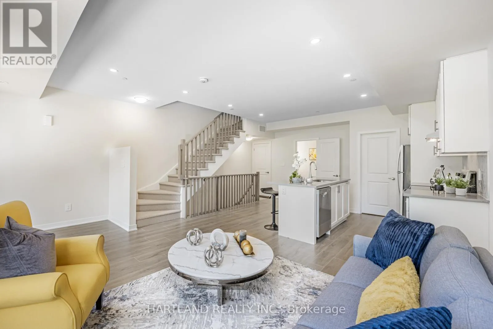 104 - 755 OMEGA DRIVE