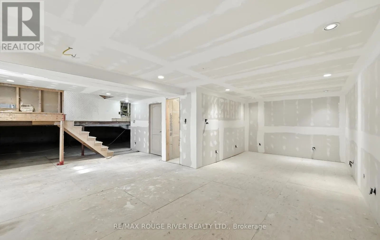 135 CALAIS STREET