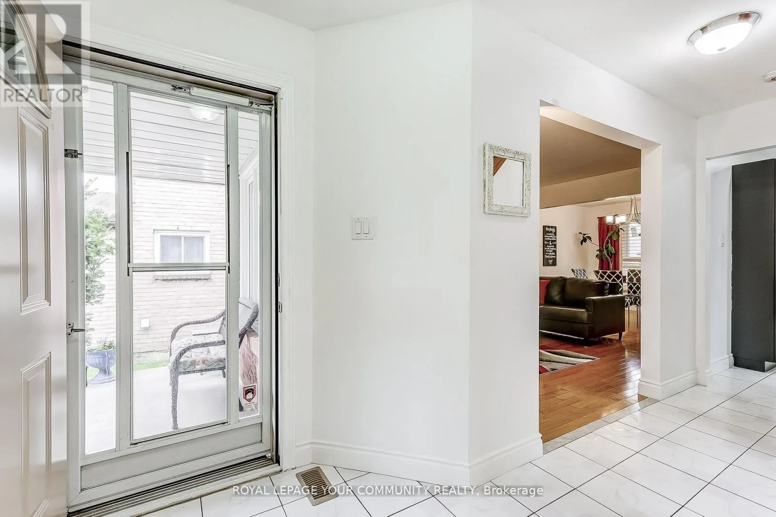 660 FOXWOOD TRAIL