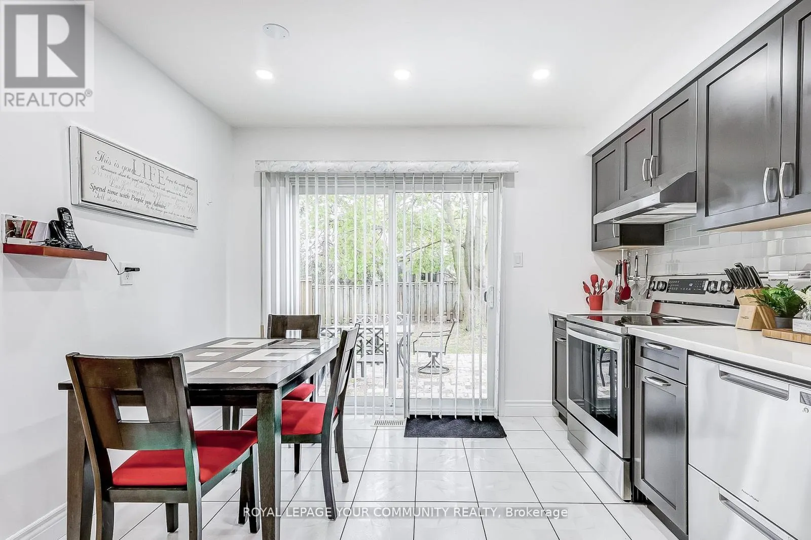 660 FOXWOOD TRAIL