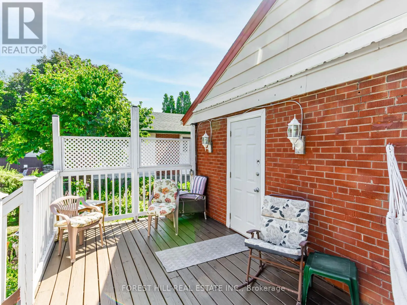 27 FITZGIBBON AVENUE