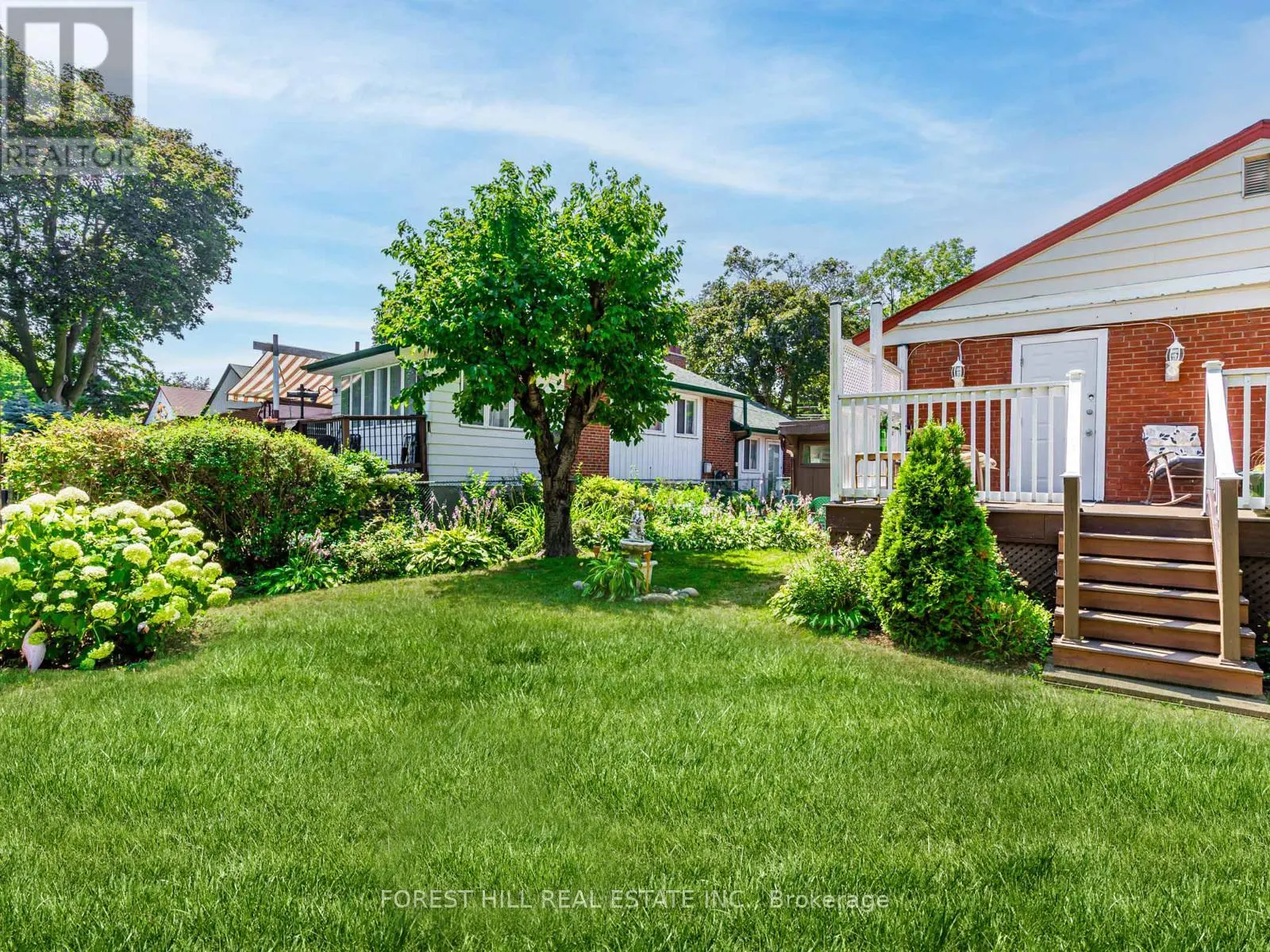 27 FITZGIBBON AVENUE