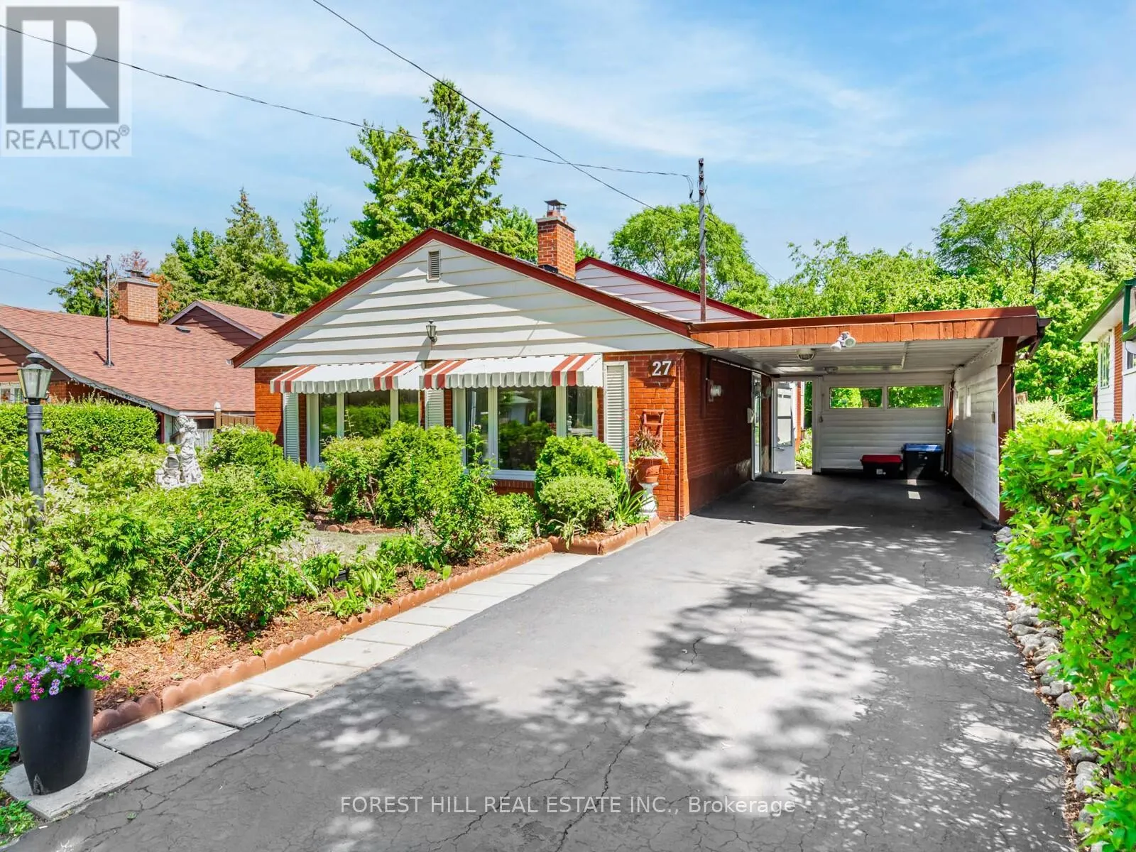27 FITZGIBBON AVENUE
