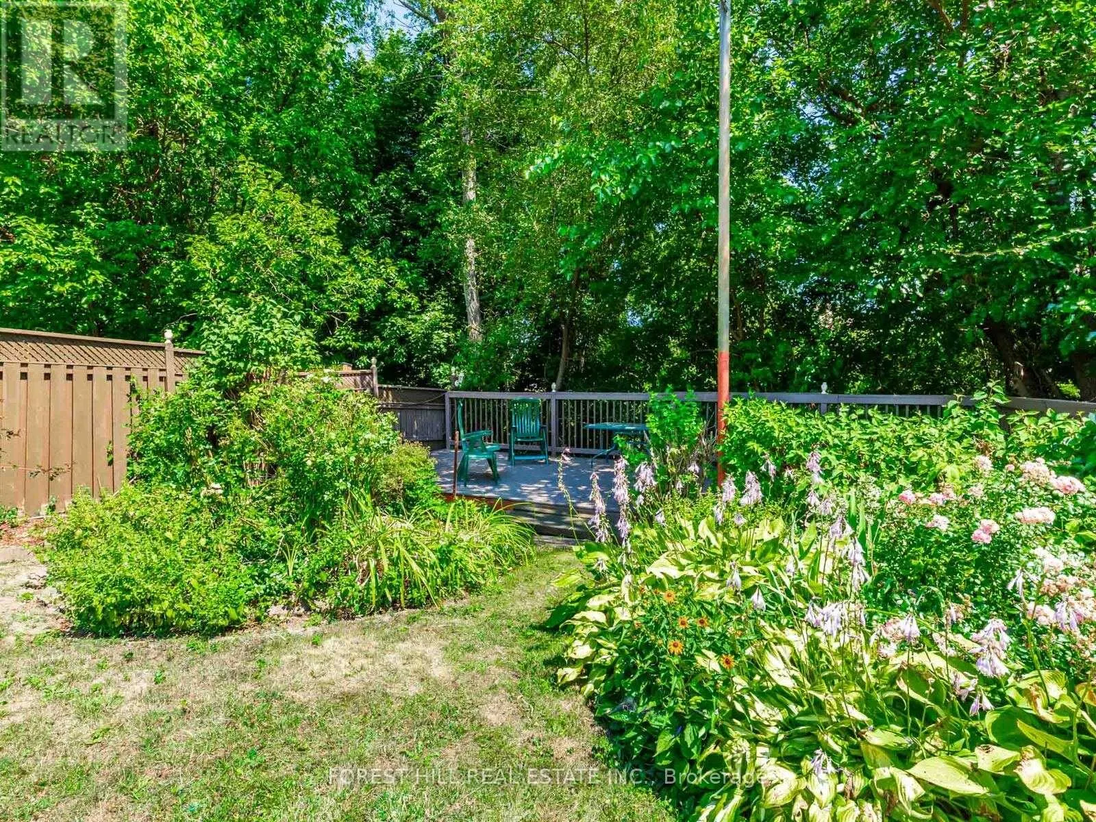 27 FITZGIBBON AVENUE