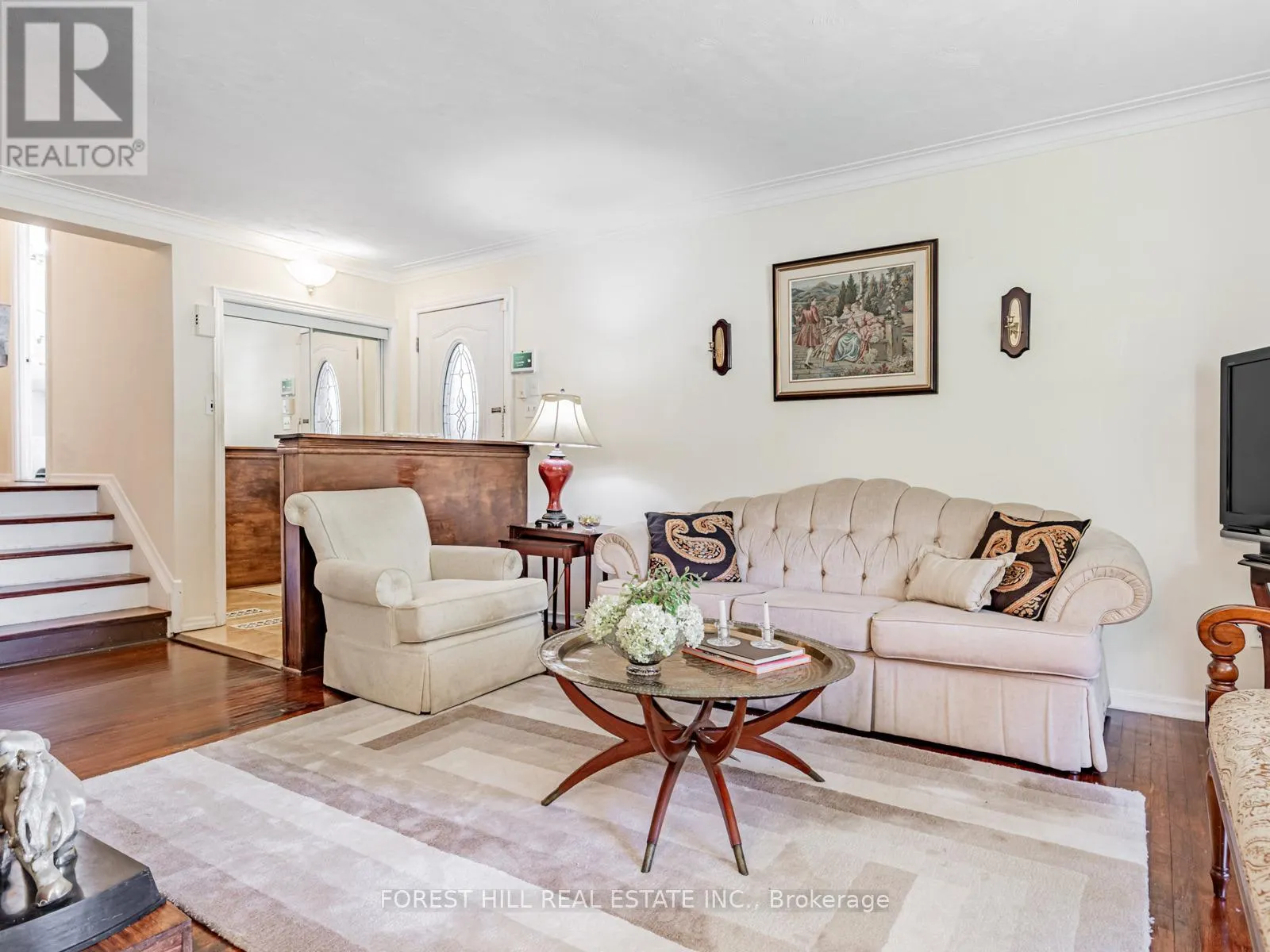 27 FITZGIBBON AVENUE