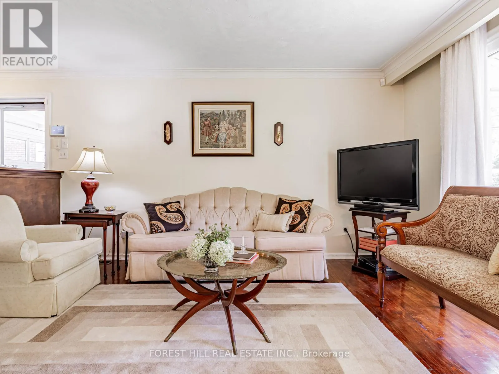 27 FITZGIBBON AVENUE