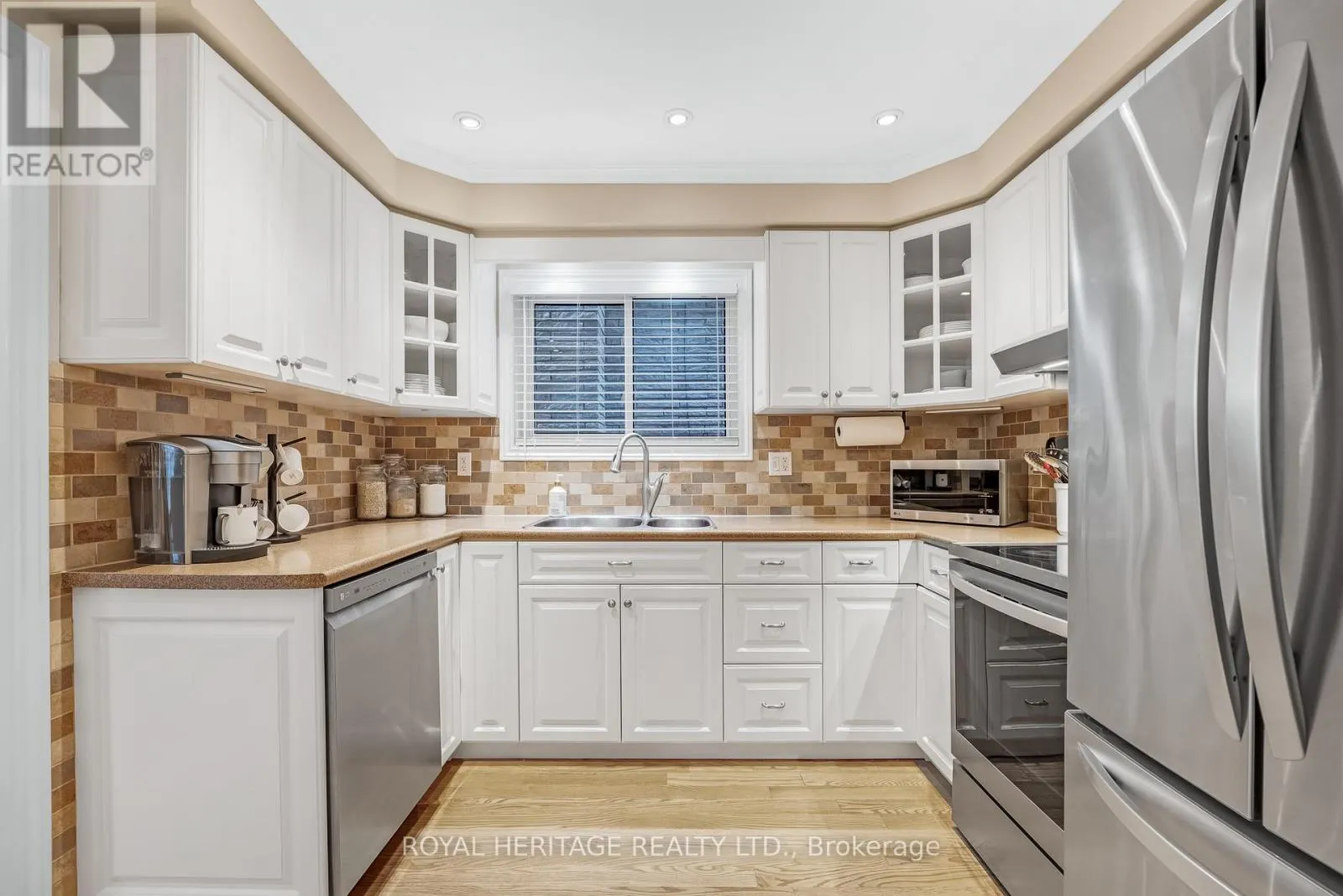 1742 SHADYBROOK DRIVE