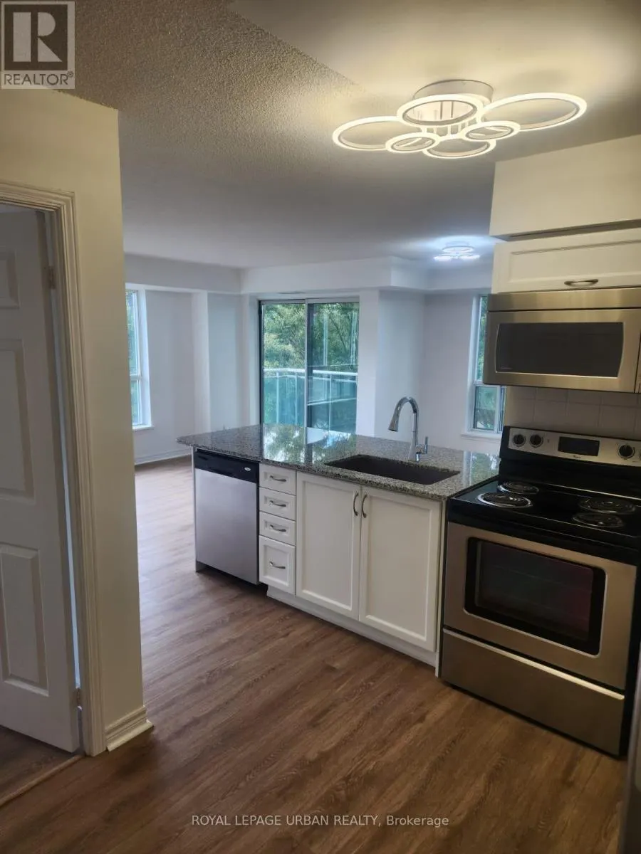 211 - 60 FAIRFAX CRESCENT