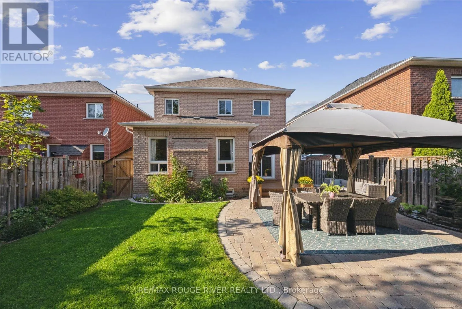 11 HELSTON CRESCENT S