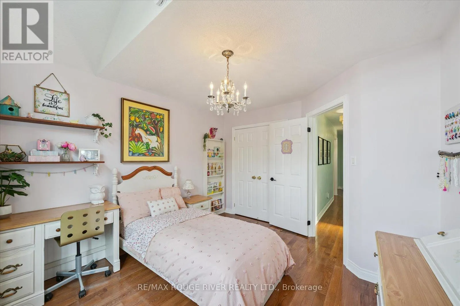 11 HELSTON CRESCENT S