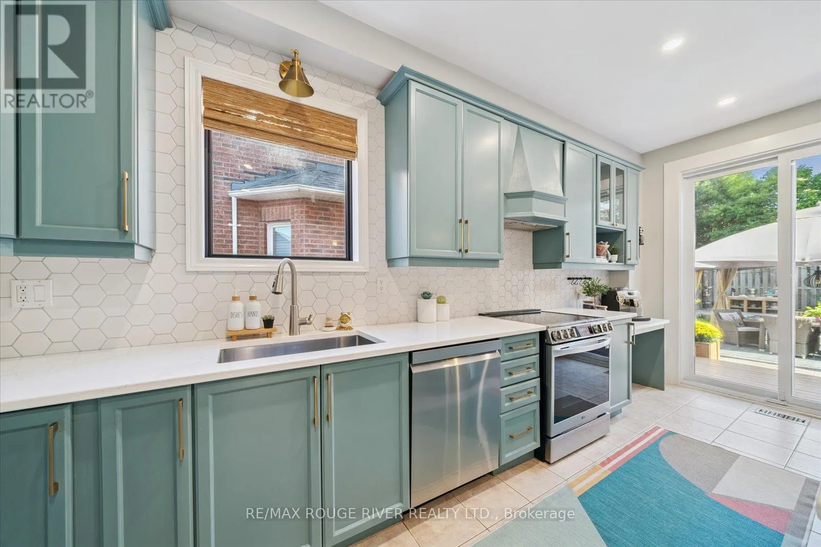 11 HELSTON CRESCENT S