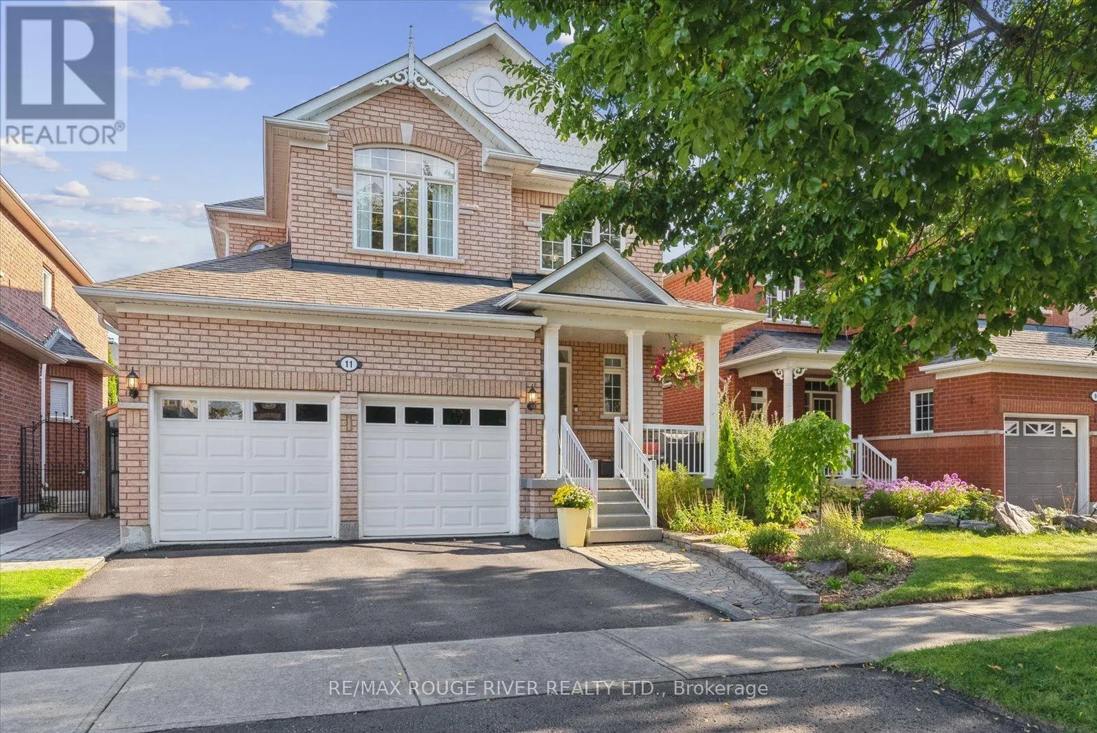 11 HELSTON CRESCENT S