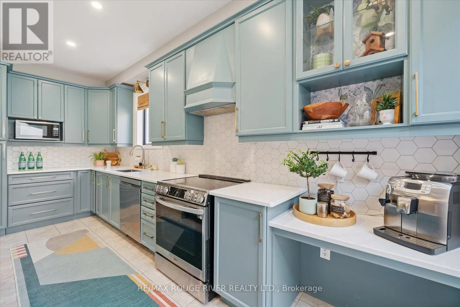 11 HELSTON CRESCENT S