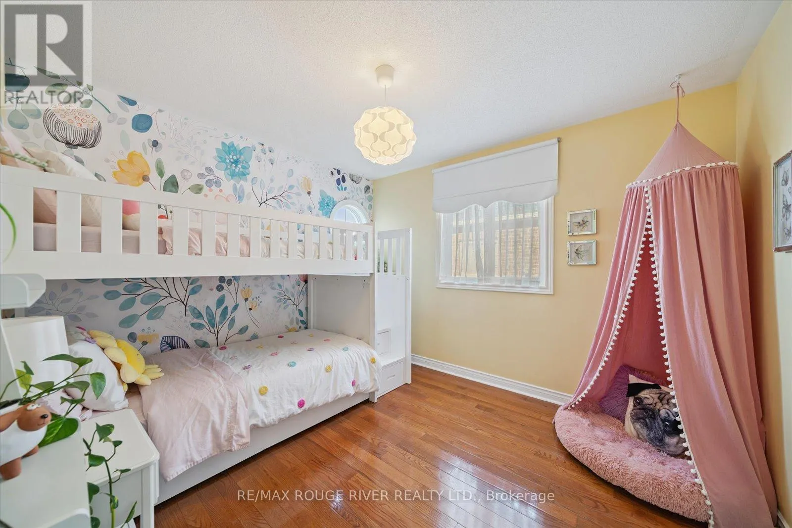 11 HELSTON CRESCENT S