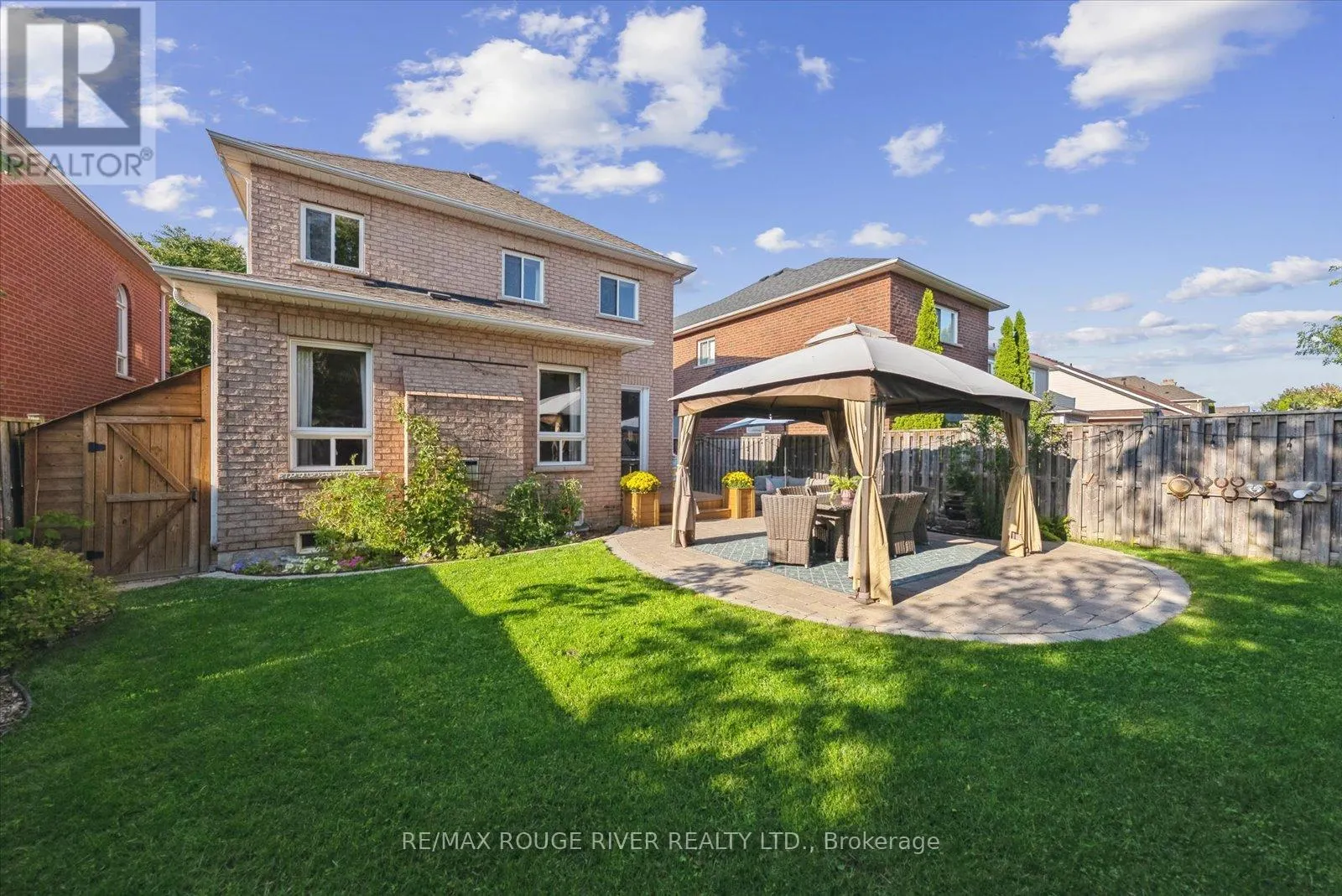 11 HELSTON CRESCENT S