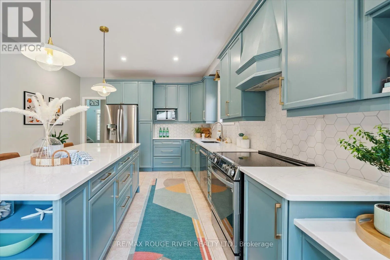 11 HELSTON CRESCENT S