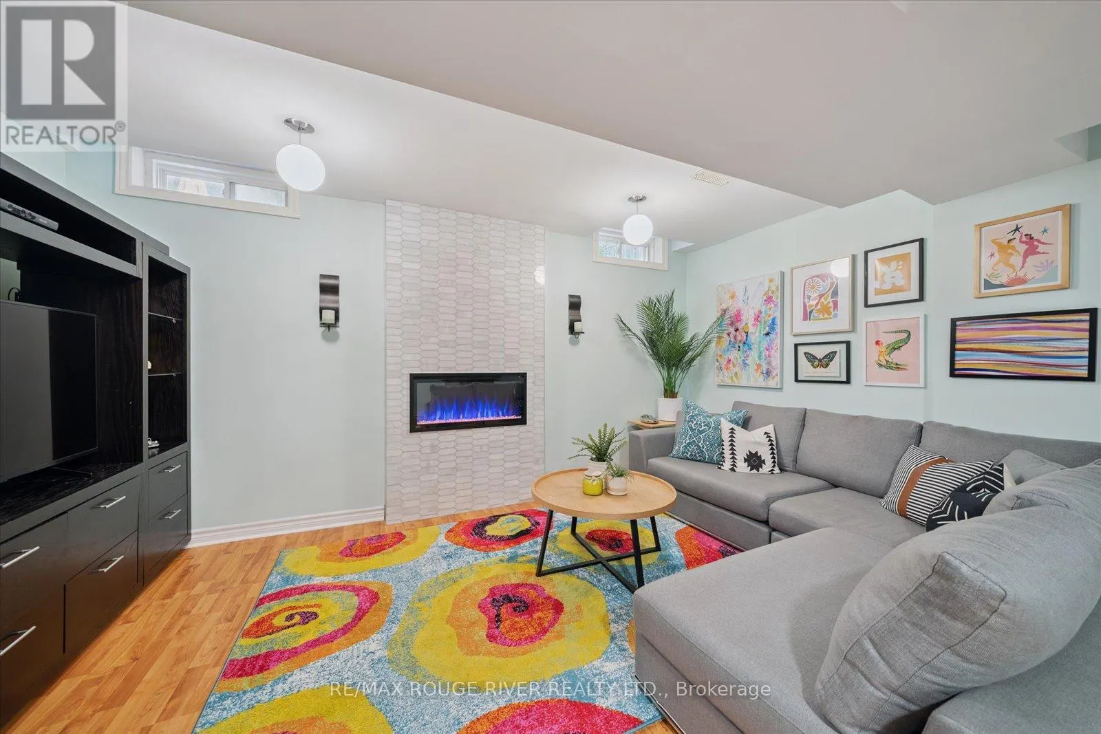 11 HELSTON CRESCENT S