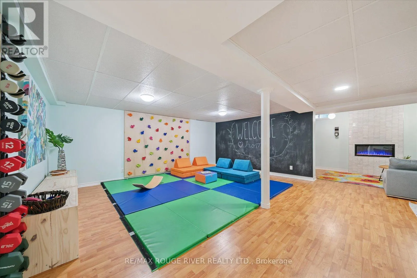 11 HELSTON CRESCENT S