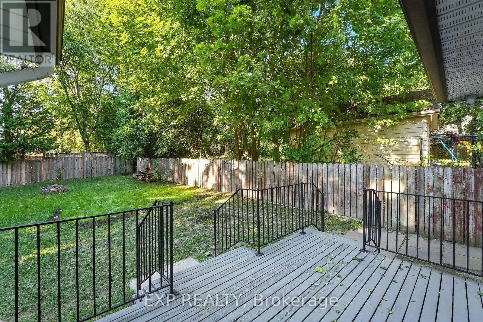 1044 KING STREET E