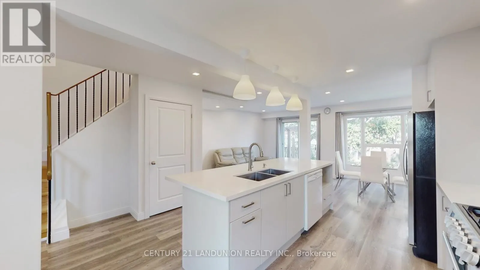 78 MARESFIELD DRIVE