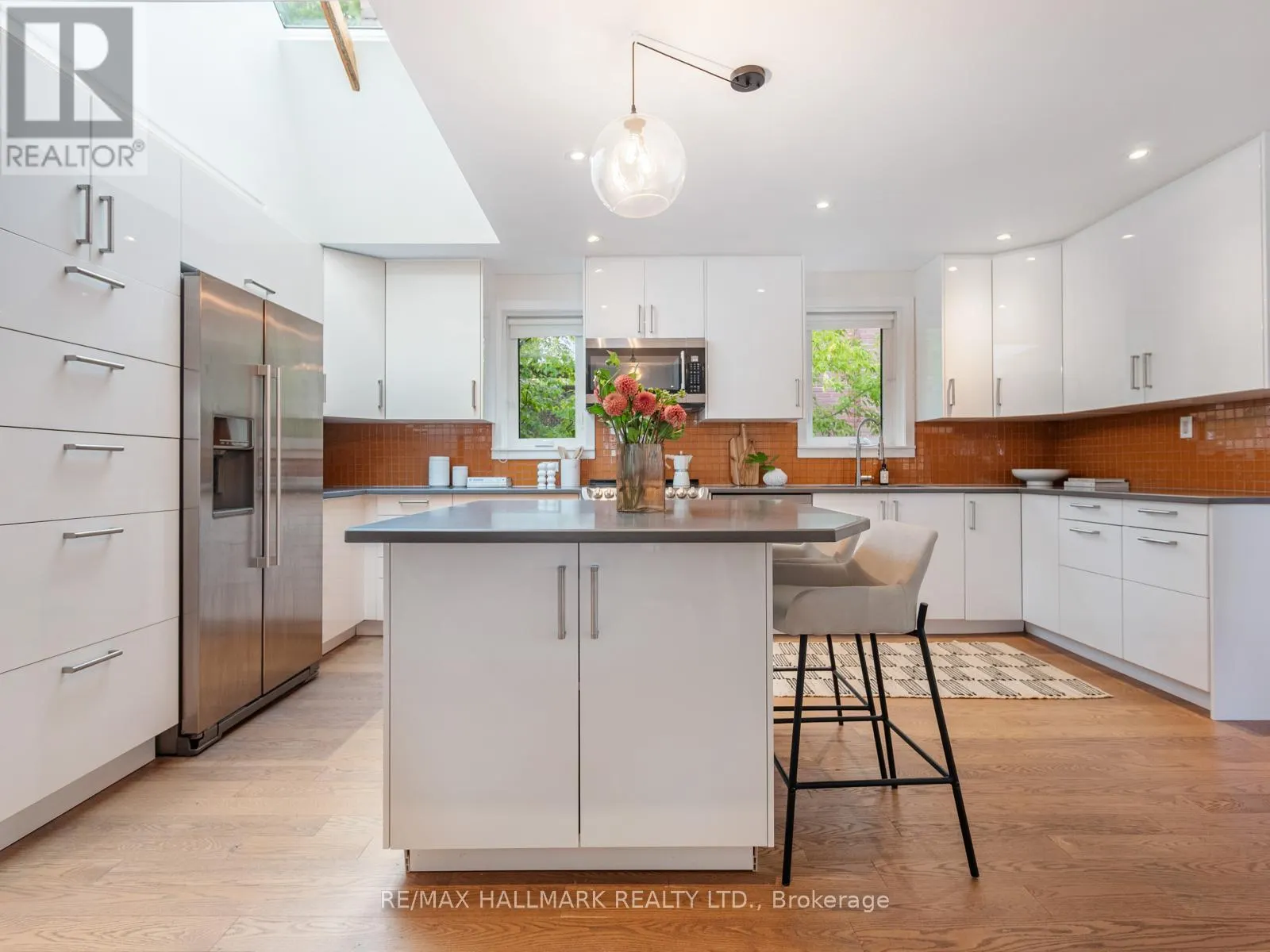 21 FAIRFAX CRESCENT