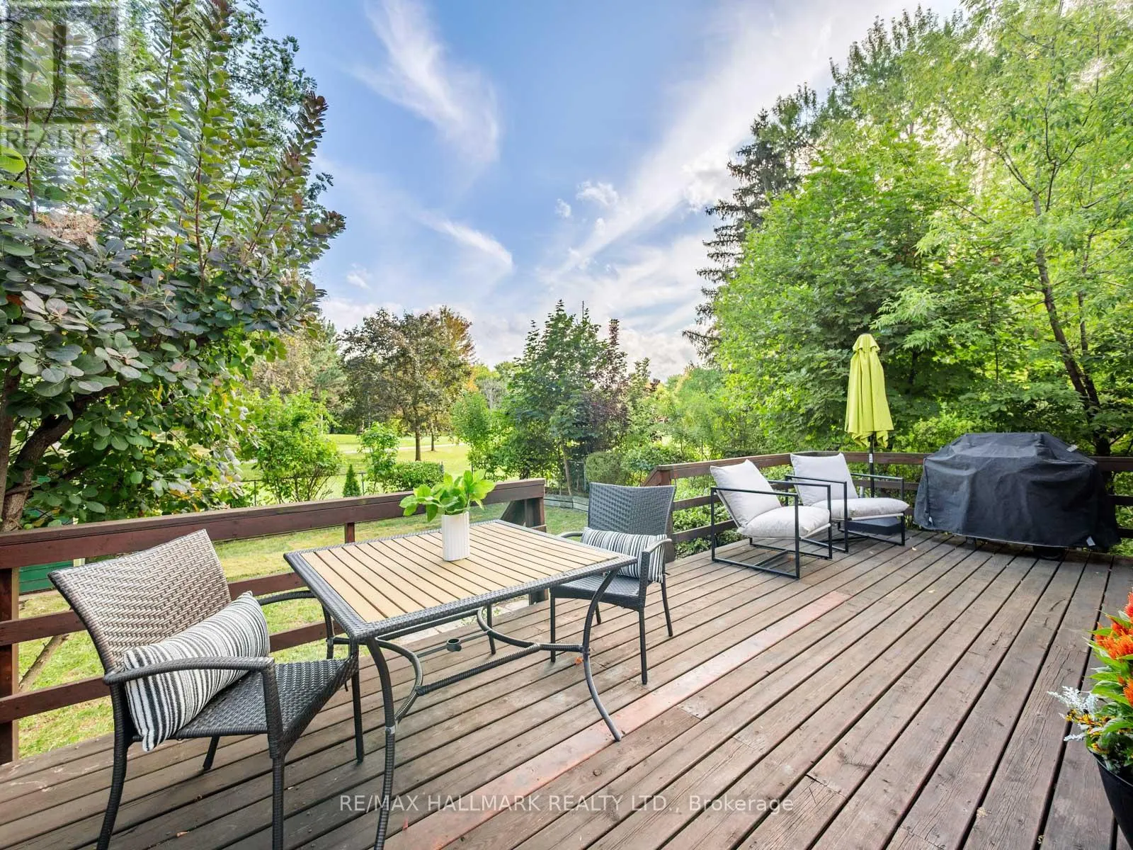 21 FAIRFAX CRESCENT