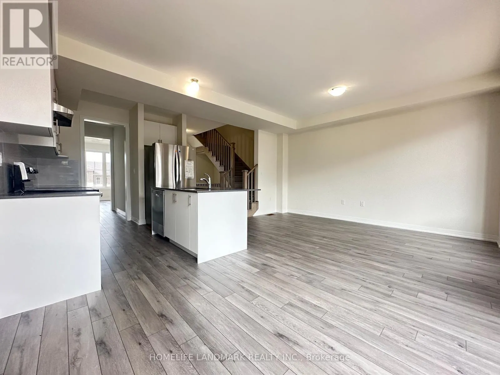 2744 PETER MATTHEWS DRIVE