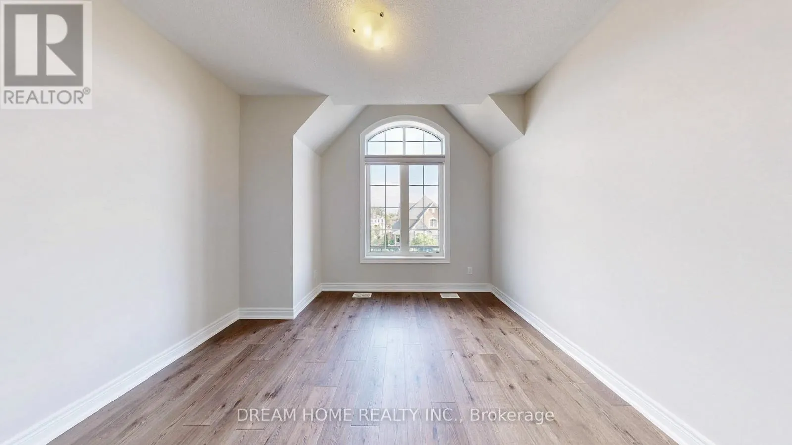 69 BLENHEIM CIRCLE