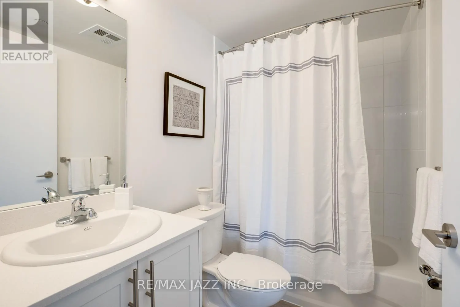 305 - 100 BOND STREET E, #305
