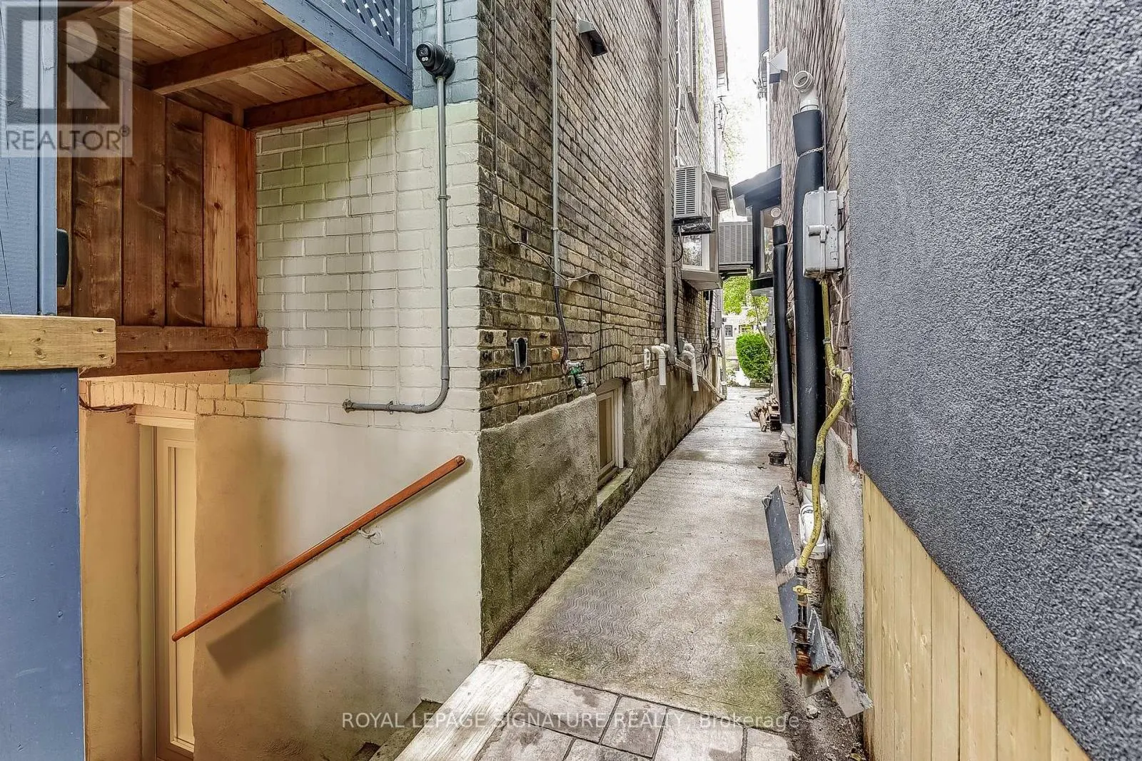 28 GARNOCK AVENUE