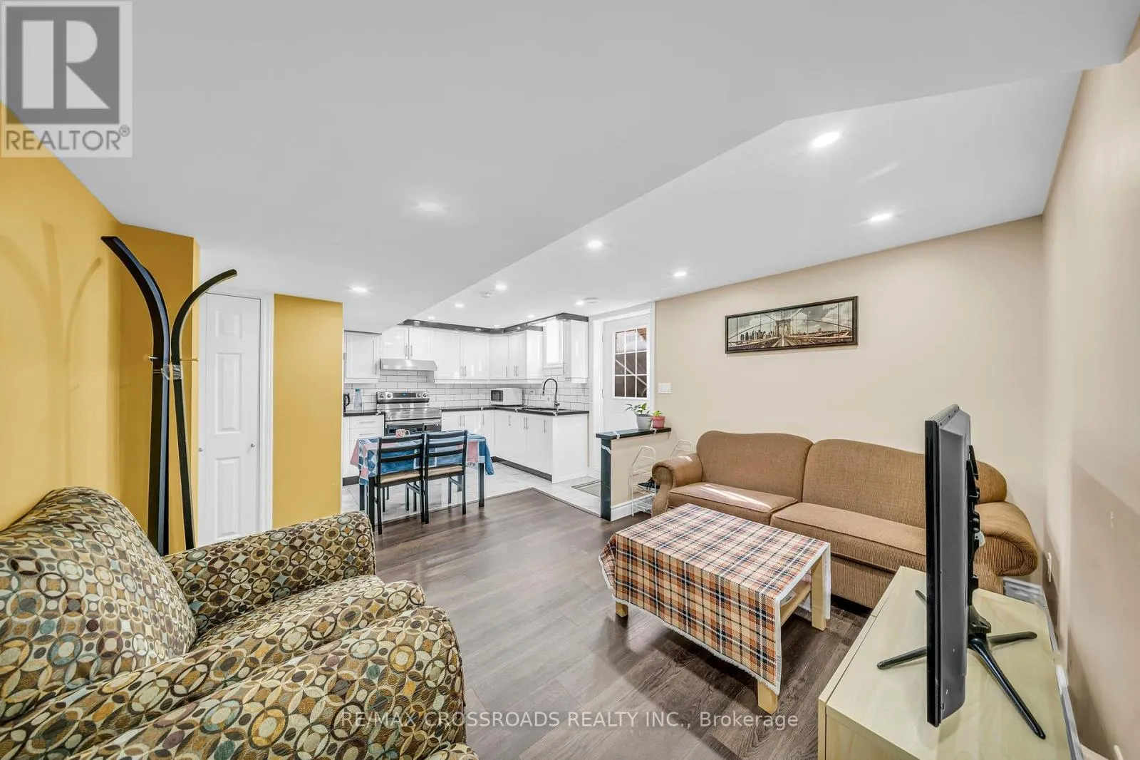 67 ALDEN SQUARE
