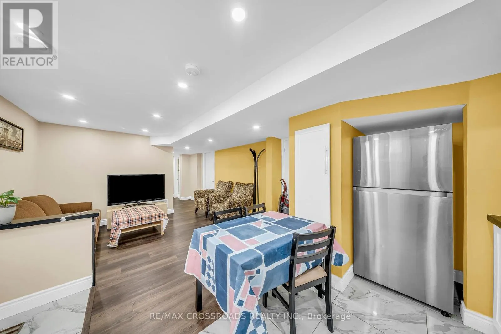 67 ALDEN SQUARE