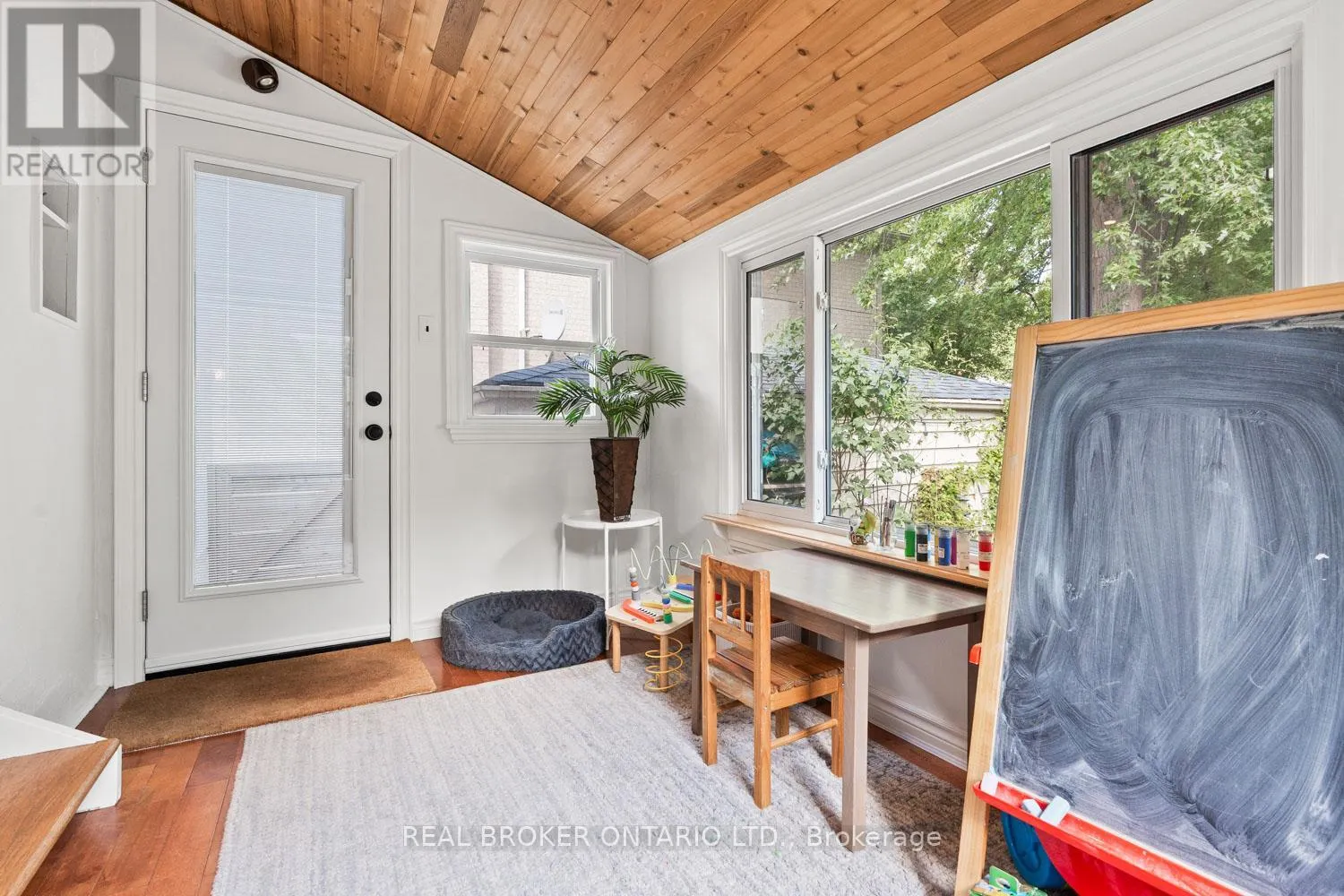 39 VANBRUGH AVENUE