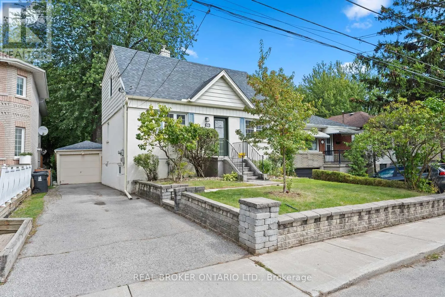 39 VANBRUGH AVENUE