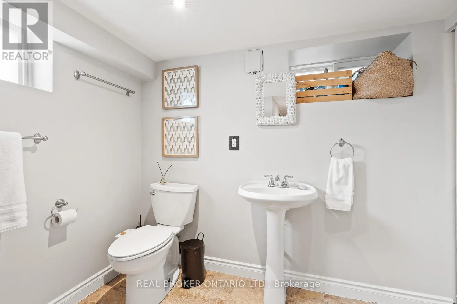 39 VANBRUGH AVENUE