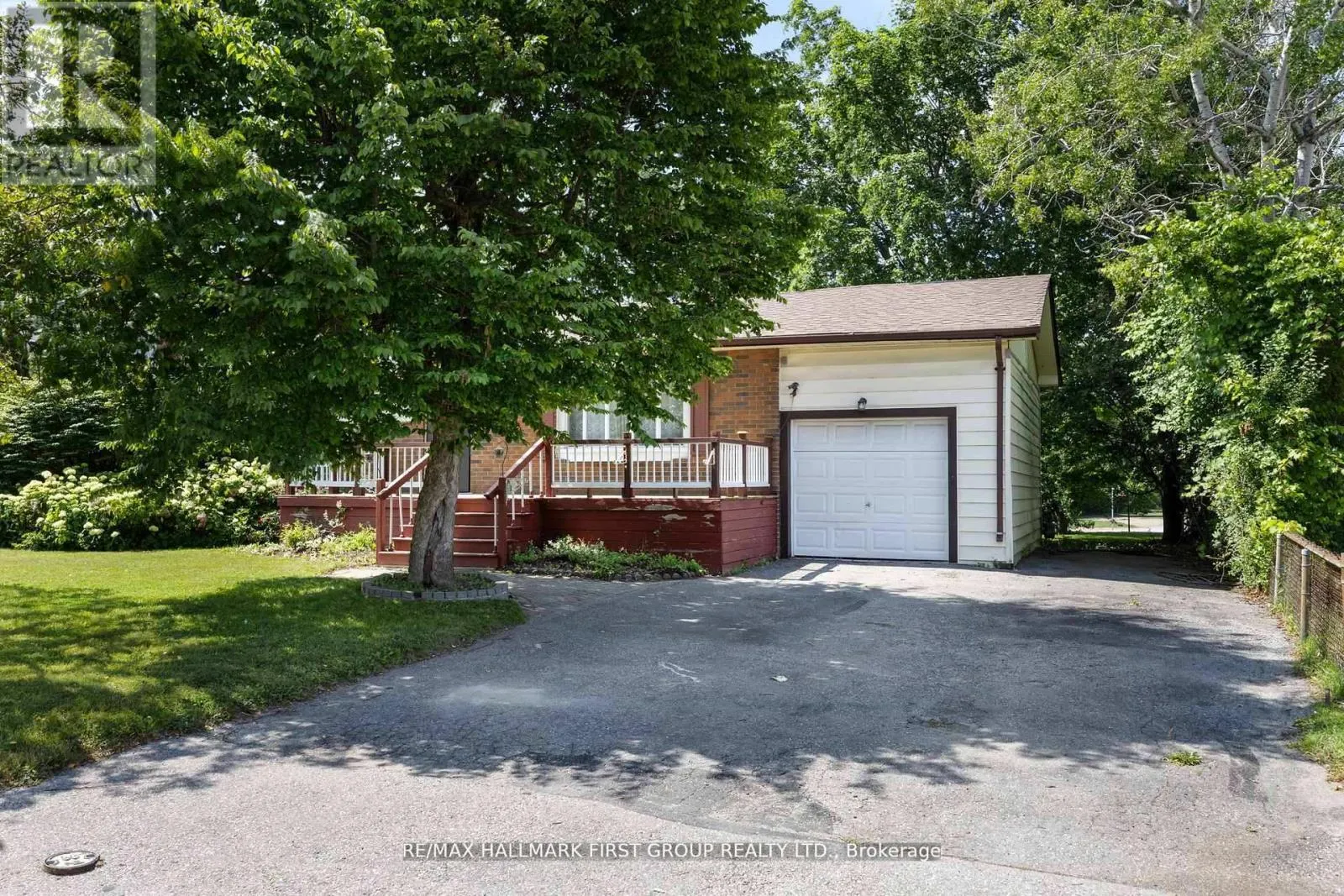 20 LAMBARD CRESCENT