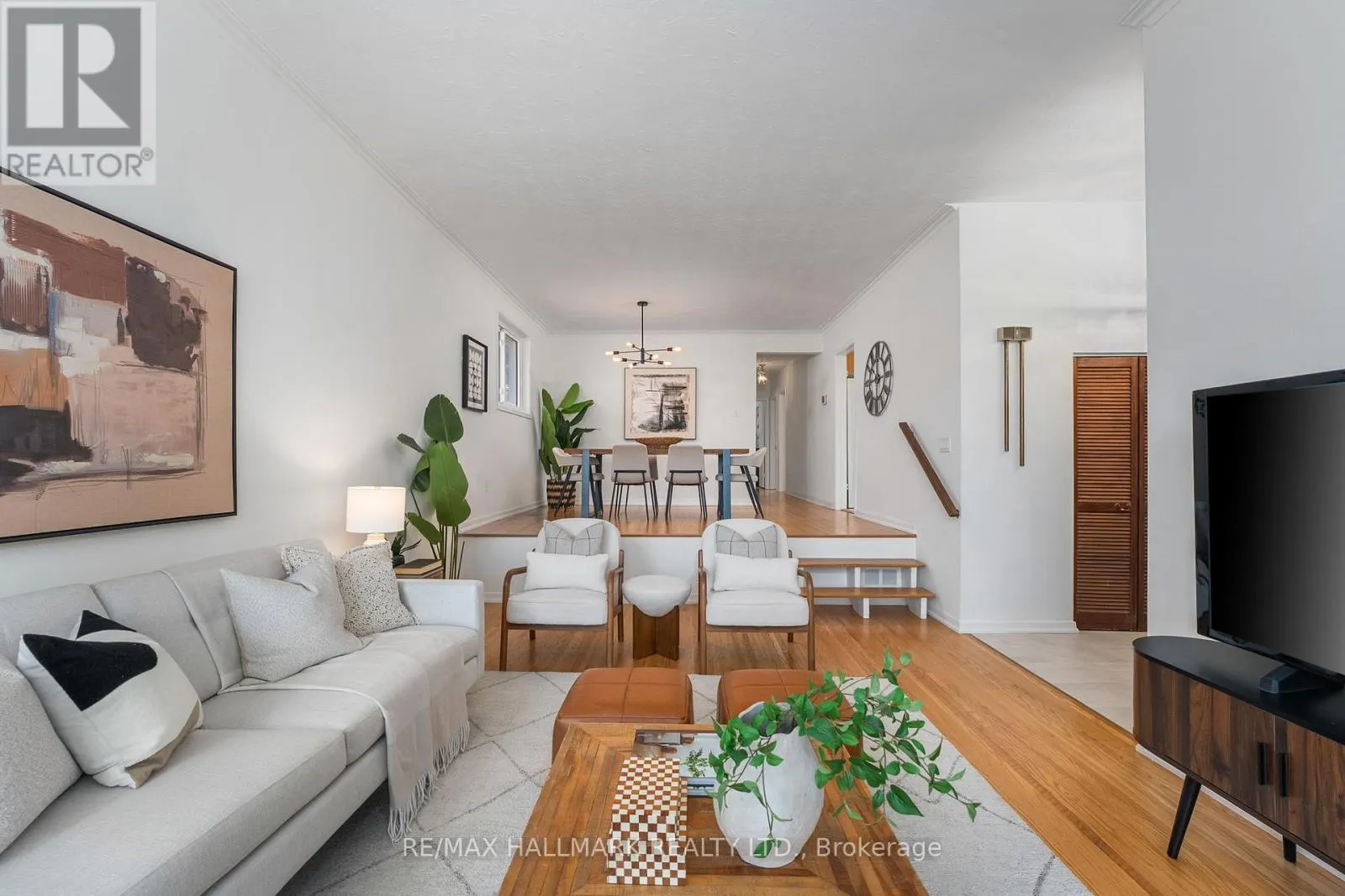7 WAGNER DRIVE